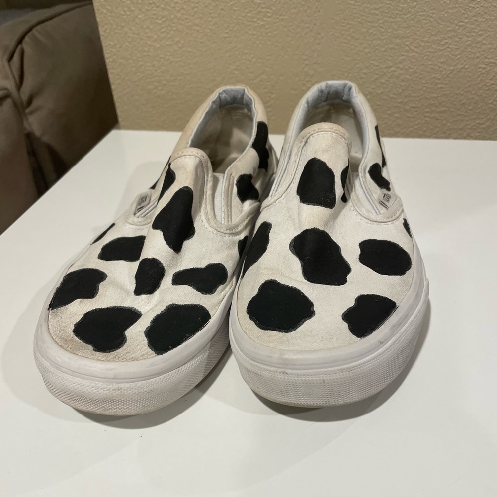 Size 7 women’s hand painted cow print Vans!